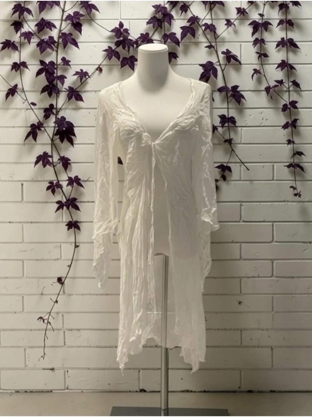 Vintage RARE White fully Sheer Tie-Front Chemise with whimsy fairy sleeves - Picture 3 of 3